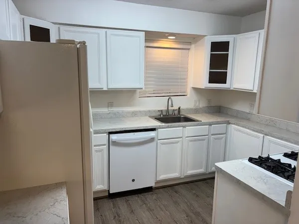 $2,100 | 1323 Reddleshire Lane, Unit 1323, Houston, TX 77043