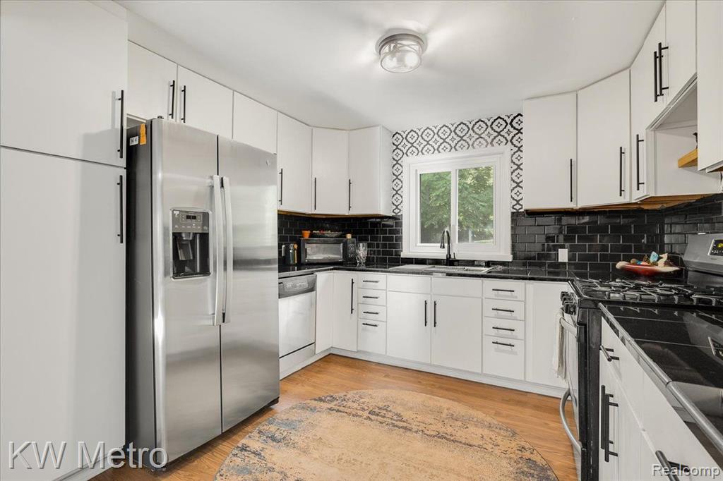 23855 Beech Road Southfield, MI 48033 - Photo 10 of 35
