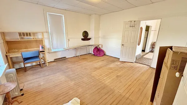 $79,900 | 12 East Main Street, Madelia, MN 56062