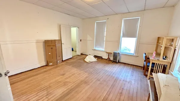 $79,900 | 12 East Main Street, Madelia, MN 56062