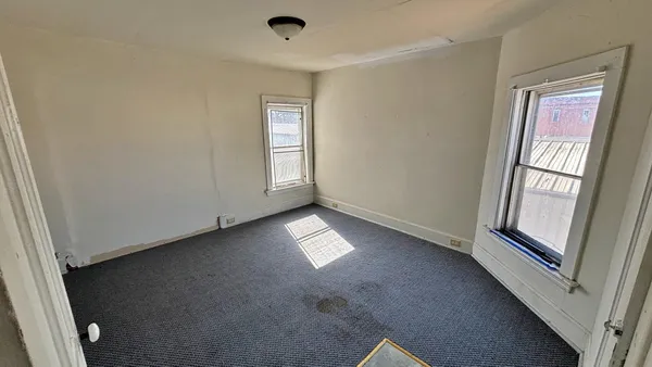 $79,900 | 12 East Main Street, Madelia, MN 56062