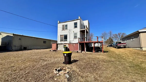 $79,900 | 12 East Main Street, Madelia, MN 56062