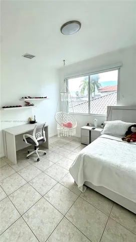 $1,100,000 | 15383 Southwest 23rd Street, Miami, FL 33185