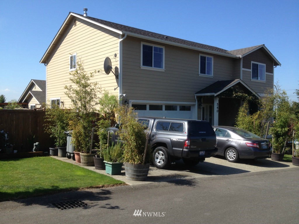 540 Monroe Avenue Northeast Renton, WA 98056 - Photo 1 of 22 Gallery Image 1