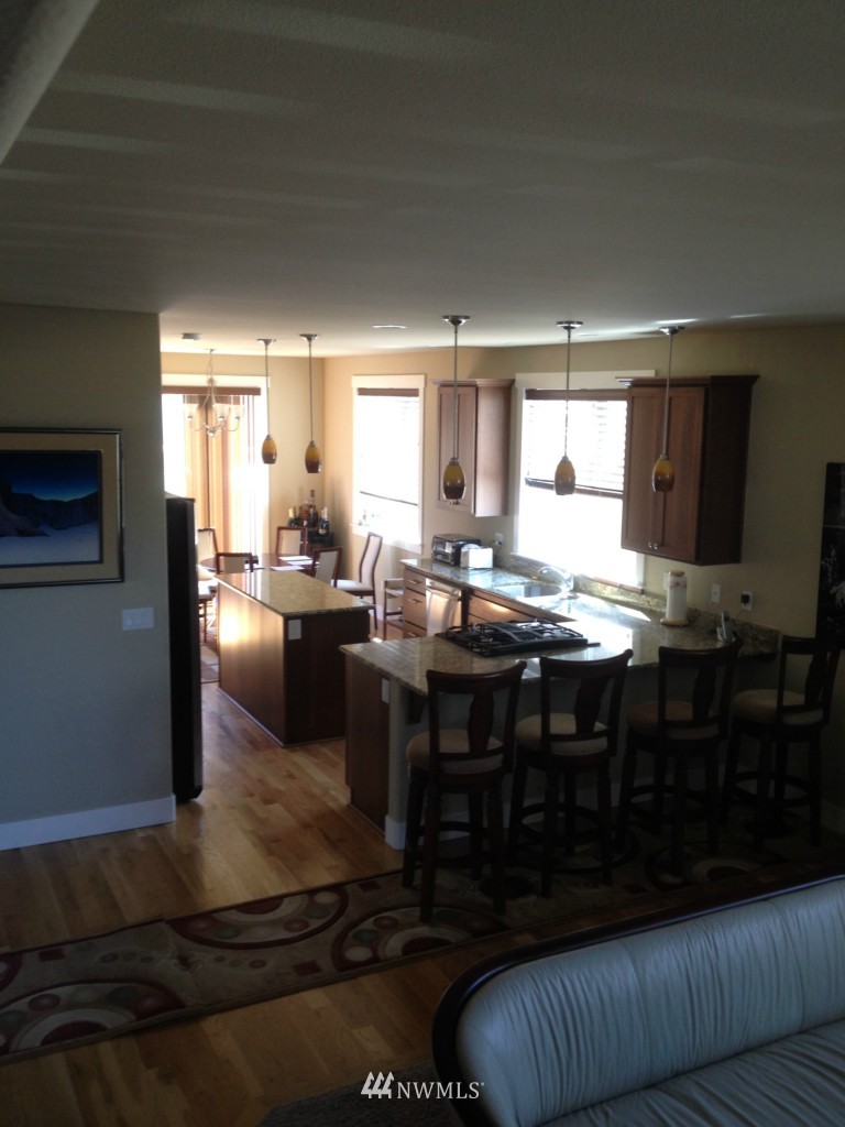 540 Monroe Avenue Northeast Renton, WA 98056 - Photo 14 of 22 Gallery Image 14