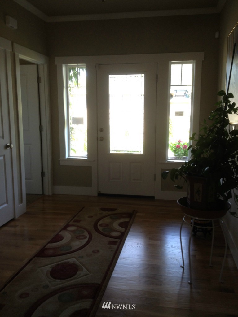540 Monroe Avenue Northeast Renton, WA 98056 - Photo 17 of 22 Gallery Image 17