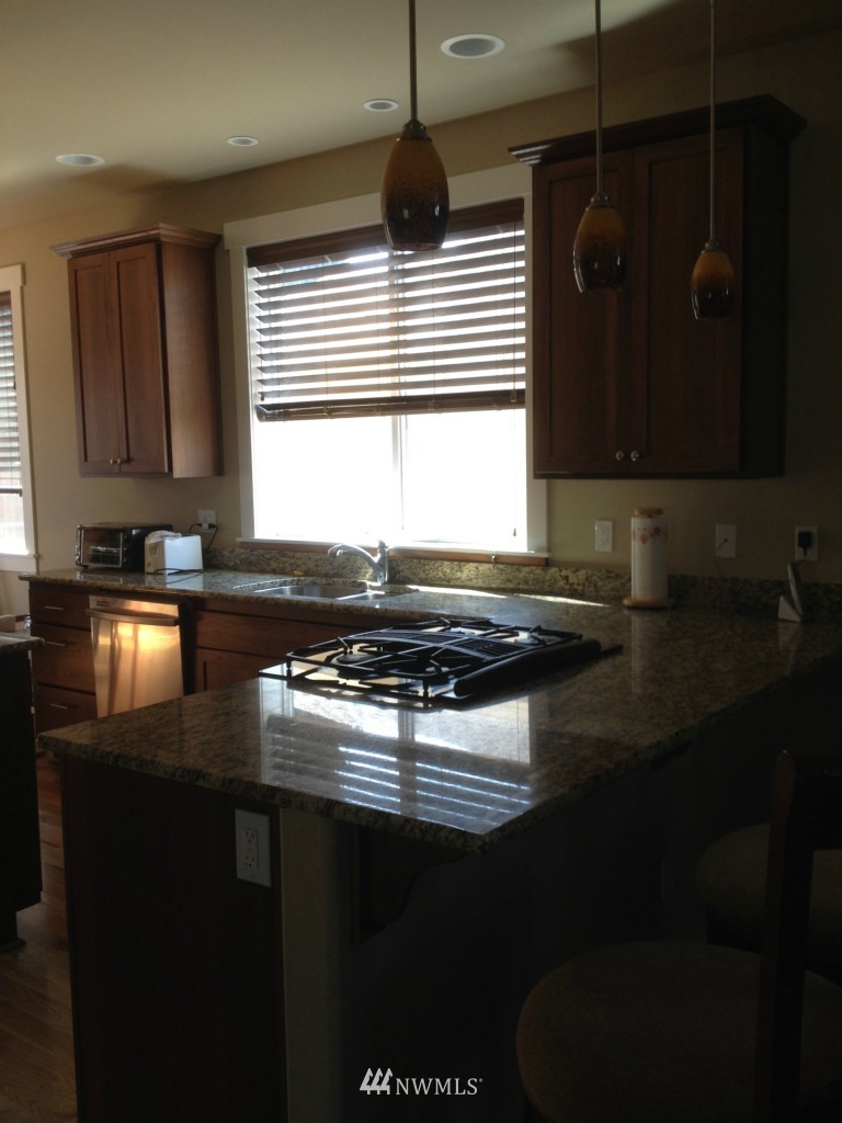 540 Monroe Avenue Northeast Renton, WA 98056 - Photo 4 of 22 Gallery Image 4