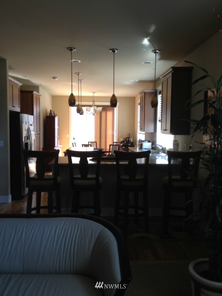 540 Monroe Avenue Northeast Renton, WA 98056 - Photo 5 of 22 Gallery Image 5