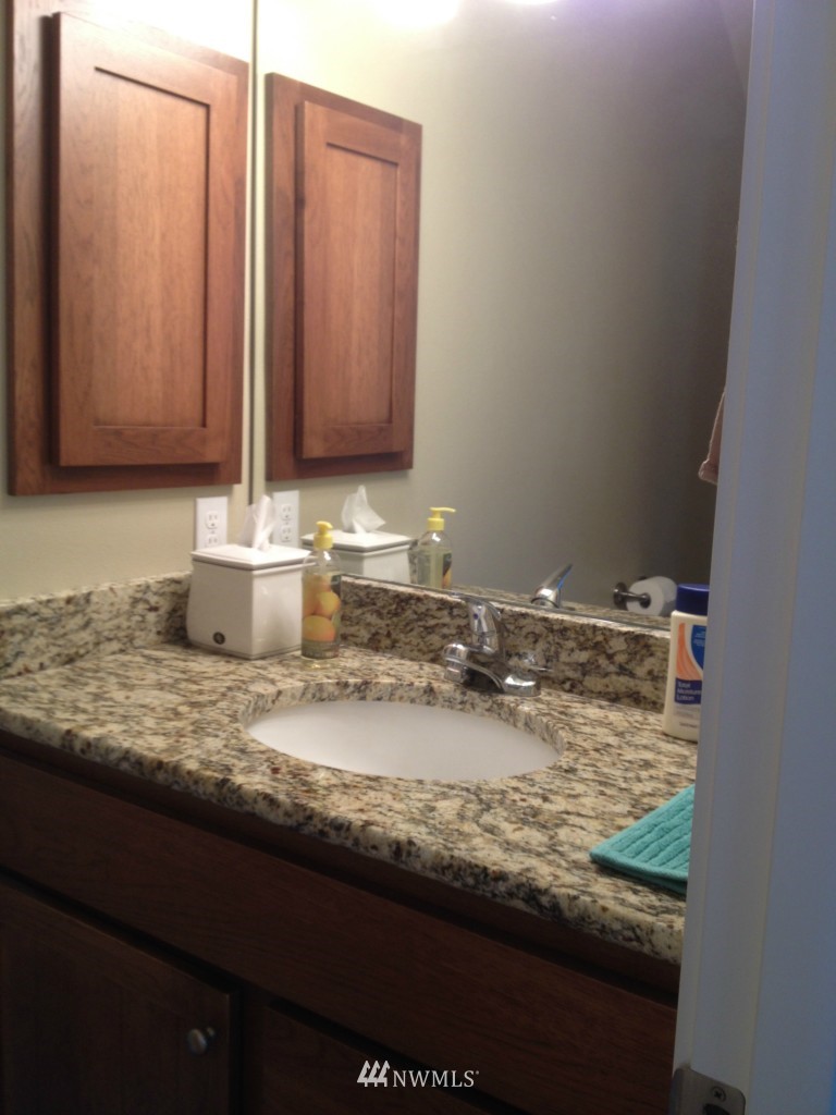 540 Monroe Avenue Northeast Renton, WA 98056 - Photo 6 of 22 Gallery Image 6