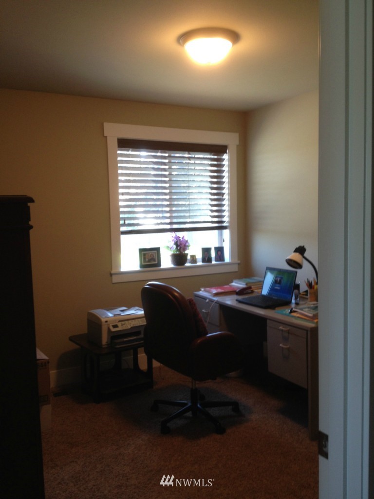 540 Monroe Avenue Northeast Renton, WA 98056 - Photo 8 of 22 Gallery Image 8