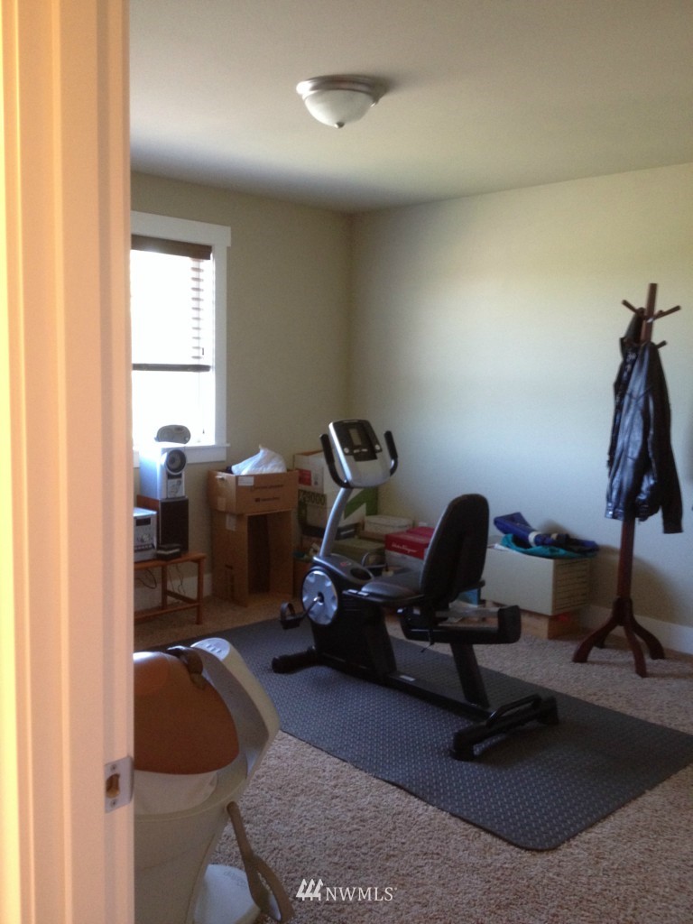 540 Monroe Avenue Northeast Renton, WA 98056 - Photo 10 of 22 Gallery Image 10