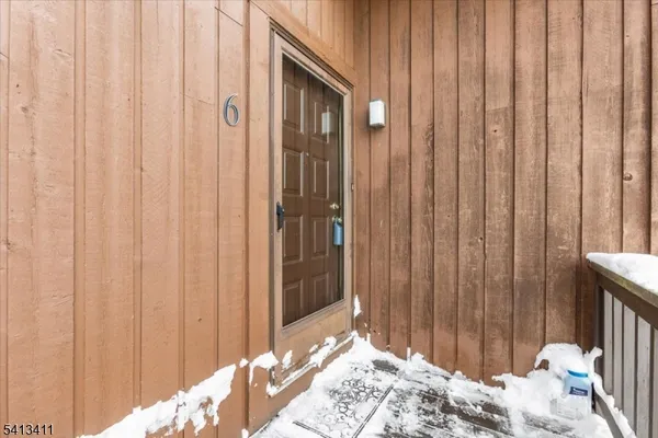 $205,000 | 2 Squaw Valley Court, Unit 6, Vernon, NJ 07462