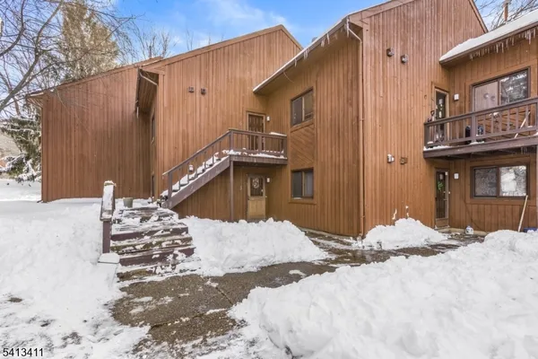 $205,000 | 2 Squaw Valley Court, Unit 6, Vernon, NJ 07462