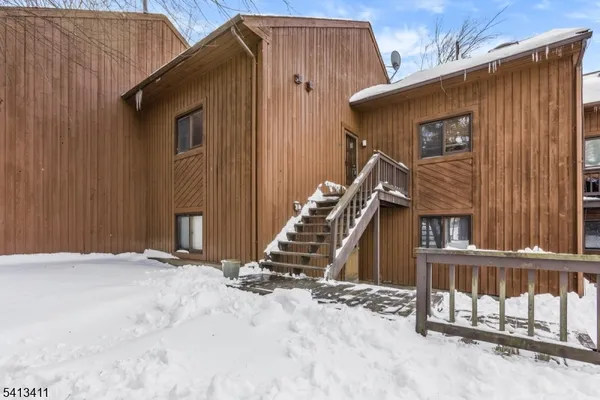 $205,000 | 2 Squaw Valley Court, Unit 6, Vernon, NJ 07462