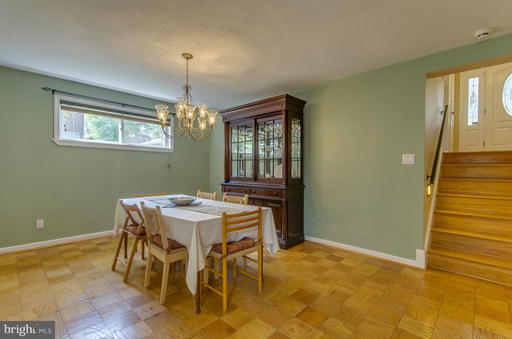 12913 Bluhill Road Silver Spring, MD 20906 - Photo 11 of 22 Dining Room