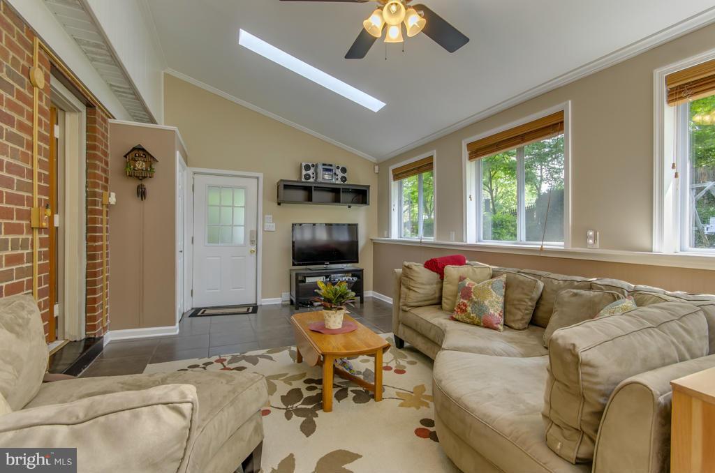 12913 Bluhill Road Silver Spring, MD 20906 - Photo 15 of 22 Family Room