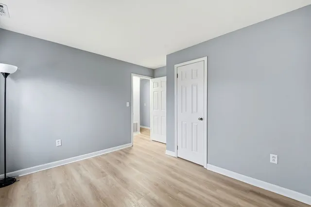 $309,900 | 210 Willow Road, Streamwood, IL 60107