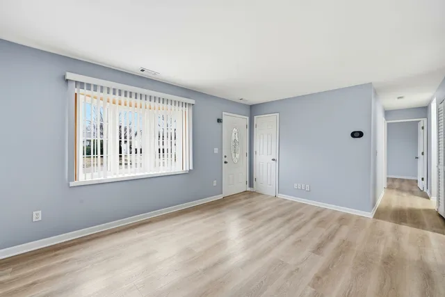 $309,900 | 210 Willow Road, Streamwood, IL 60107