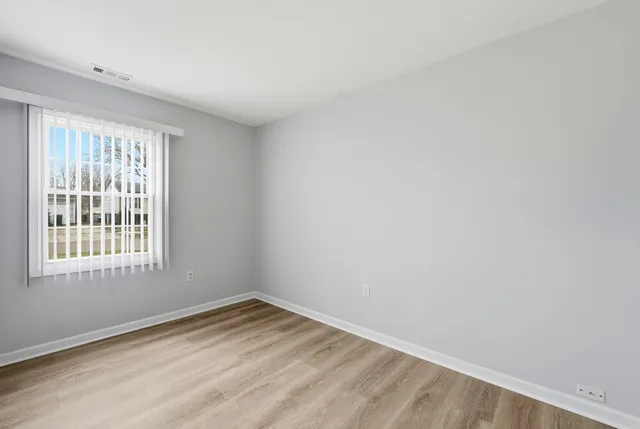 $309,900 | 210 Willow Road, Streamwood, IL 60107