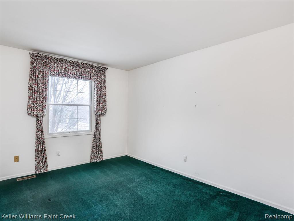 673 Lake Ridge Road Rochester Hills, MI 48307 - Photo 18 of 26