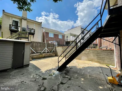 a view of entryway and hall