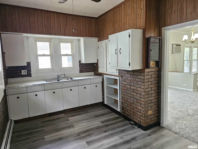 $85,000 | 611 East Meridian Street, Marion, IL 62959