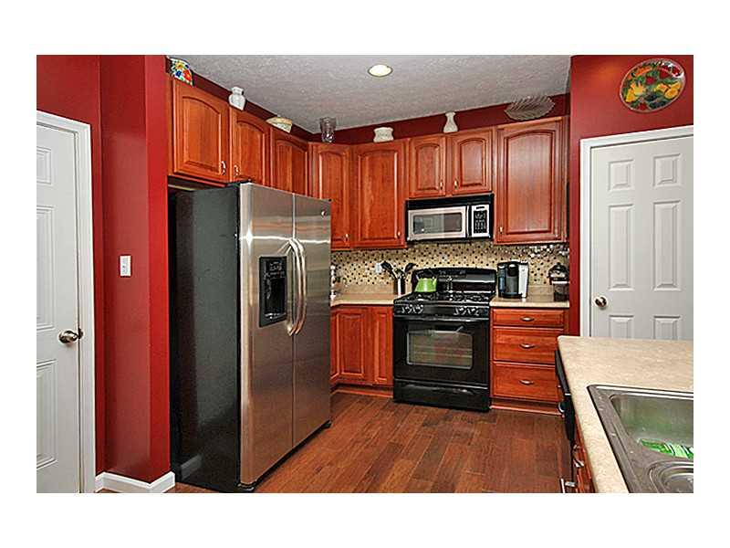258 Maple Ridge Drive Canonsburg, PA 15317 - Photo 9 of 23 Kitchen.