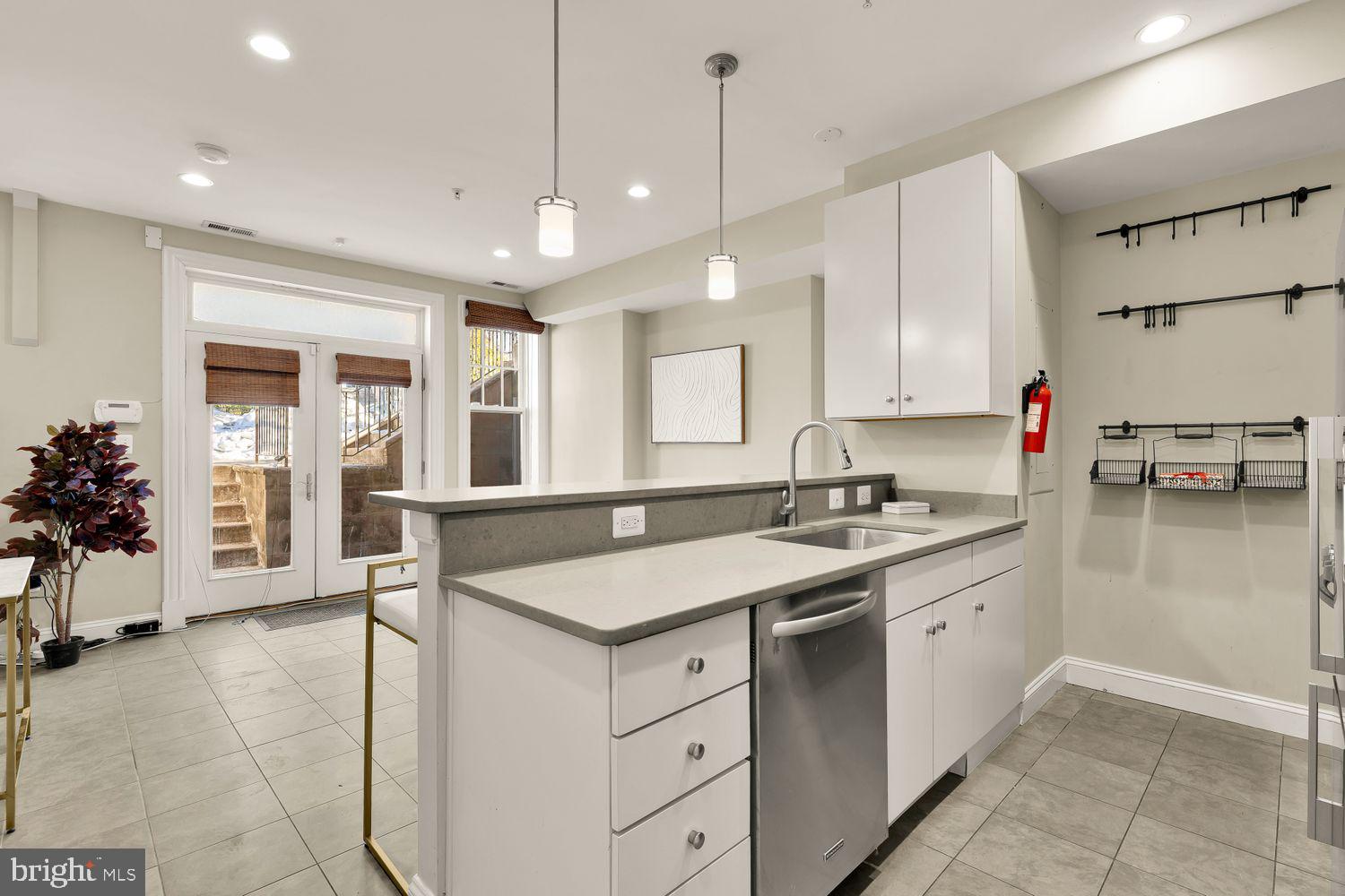 2714 Ontario Road Northwest, Unit 2 Washington, DC 20009 - Photo 9 of 24