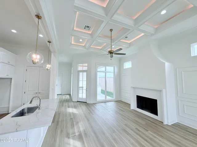 $474,800 | 504 Broyles Lane, Youngsville, LA 70592