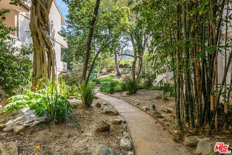 $524,000 | 3480 Barham Boulevard, Unit 326, Los Angeles, CA 90068