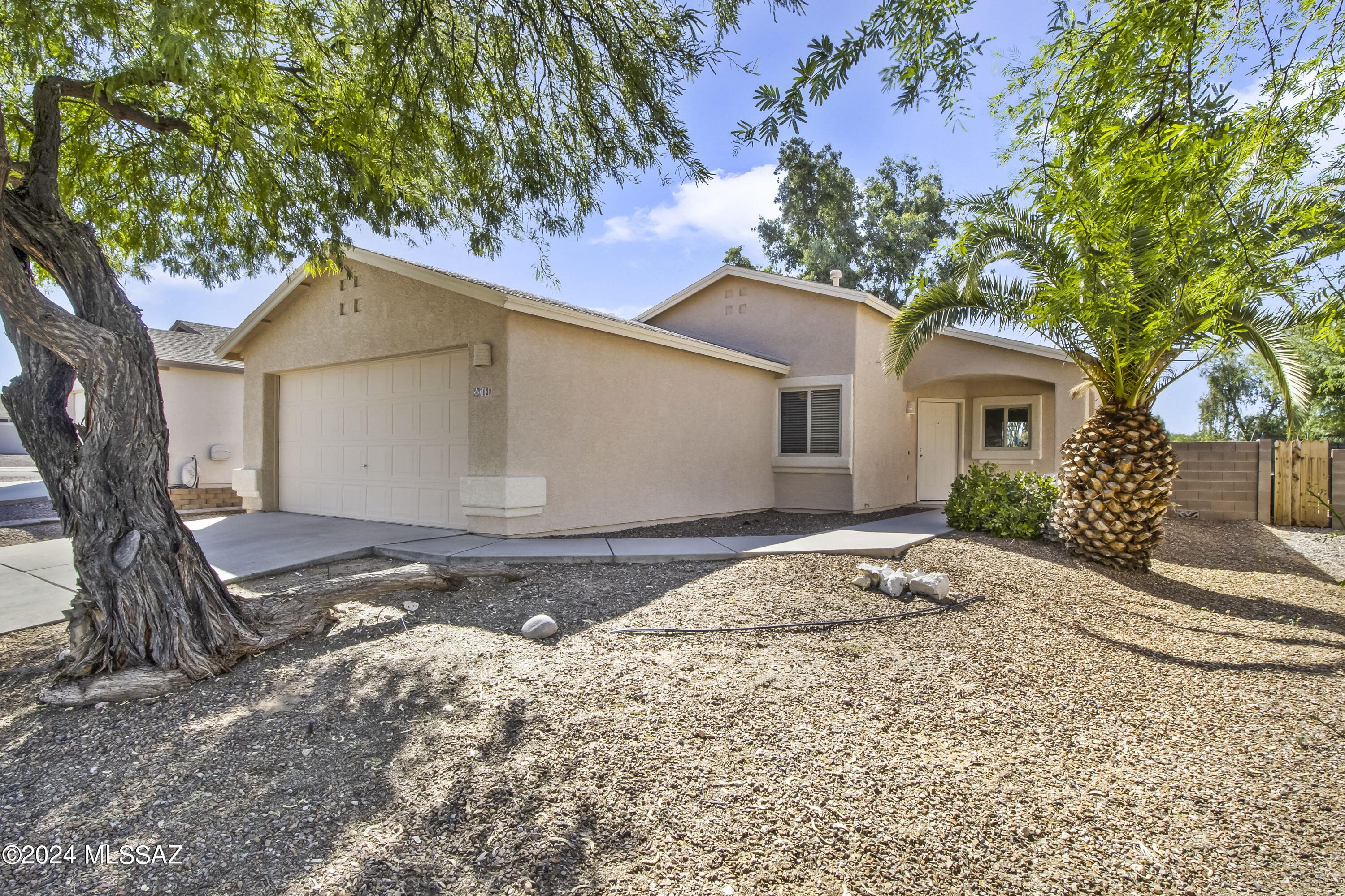 7630 South Meadow Spring Way Tucson, AZ 85747 - Photo 3 of 30