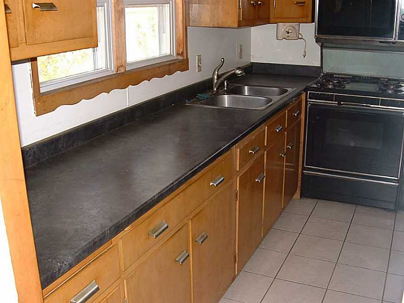 67 Lyndon Road Cranston, RI 02905 - Photo 11 of 22 Kitchen.