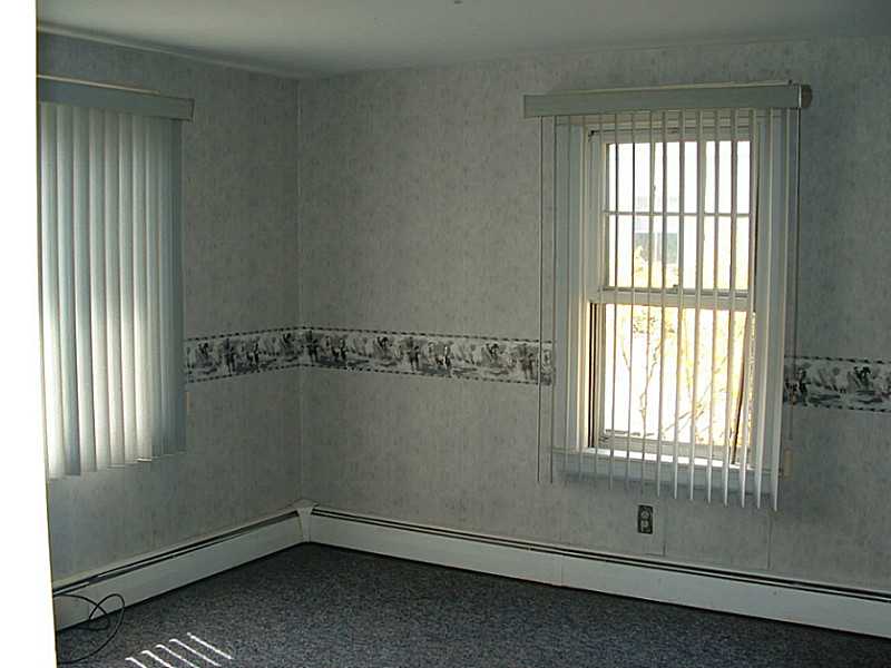 67 Lyndon Road Cranston, RI 02905 - Photo 9 of 22 Den/Family/Great Room.