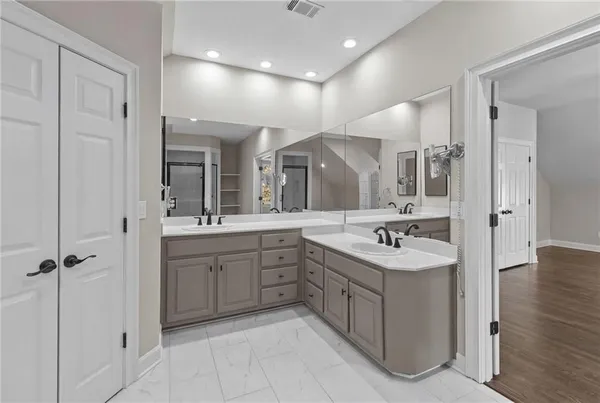 $1,095,000 | 6396 Loch Arbor Drive, Flowery Branch, GA 30542