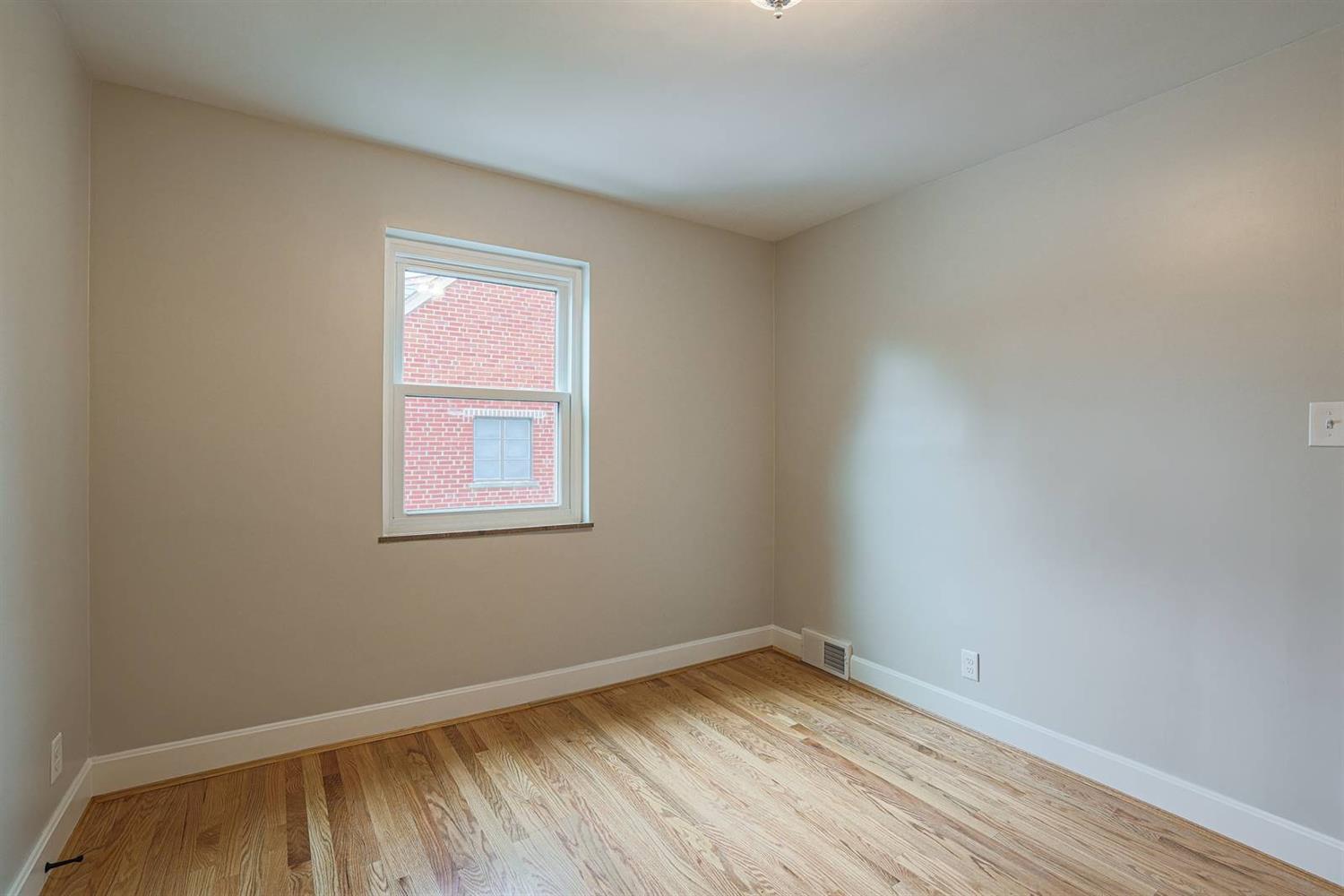 7637 Shawnee Run Road Madeira, OH 45243 - Photo 14 of 25 Gallery Image 14