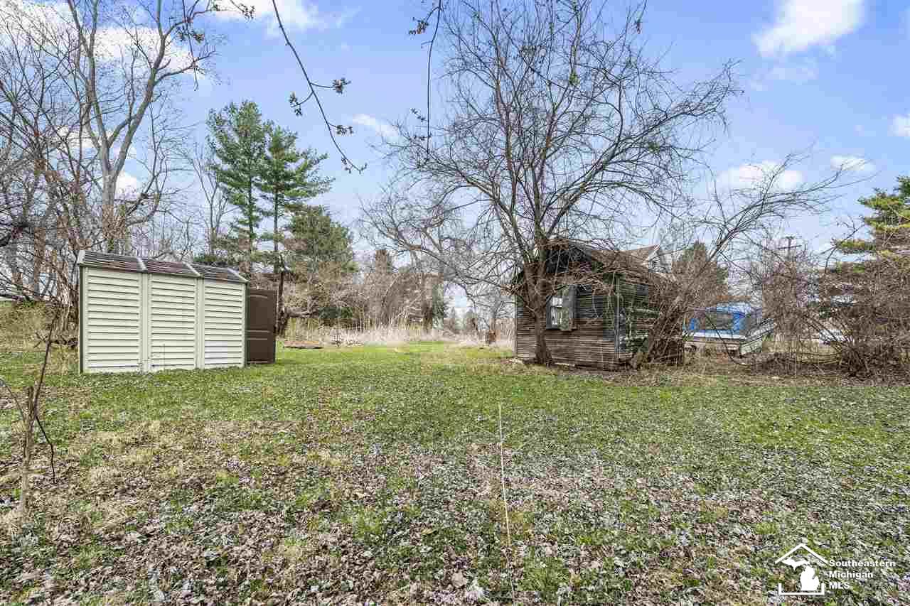 915 Steiner Road Monroe, MI 48162 - Photo 8 of 11 50038651-7.JPG