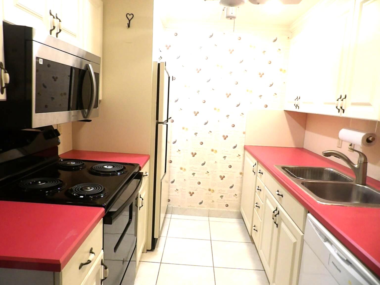4074 Cornwall East, Unit 4074 Boca Raton, FL 33434 - Photo 2 of 30 Kitchen