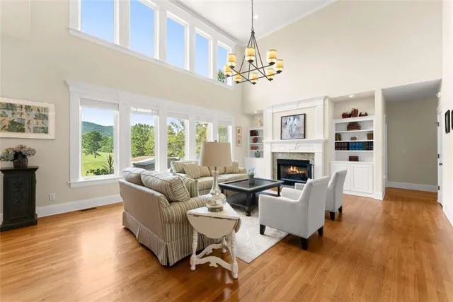 $999,998 | 526 Orchard Drive, Clarkesville, GA 30523