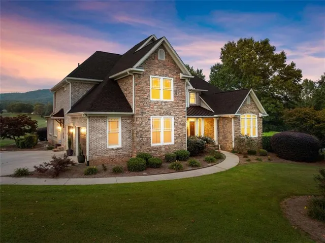 $999,998 | 526 Orchard Drive, Clarkesville, GA 30523