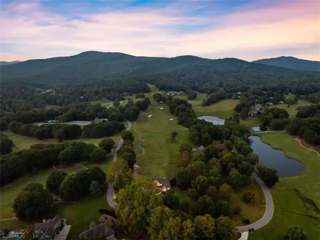 $999,998 | 526 Orchard Drive, Clarkesville, GA 30523