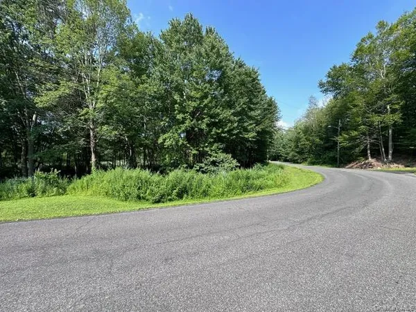 $75,000 | Crest Lane, Highland, NY 12528