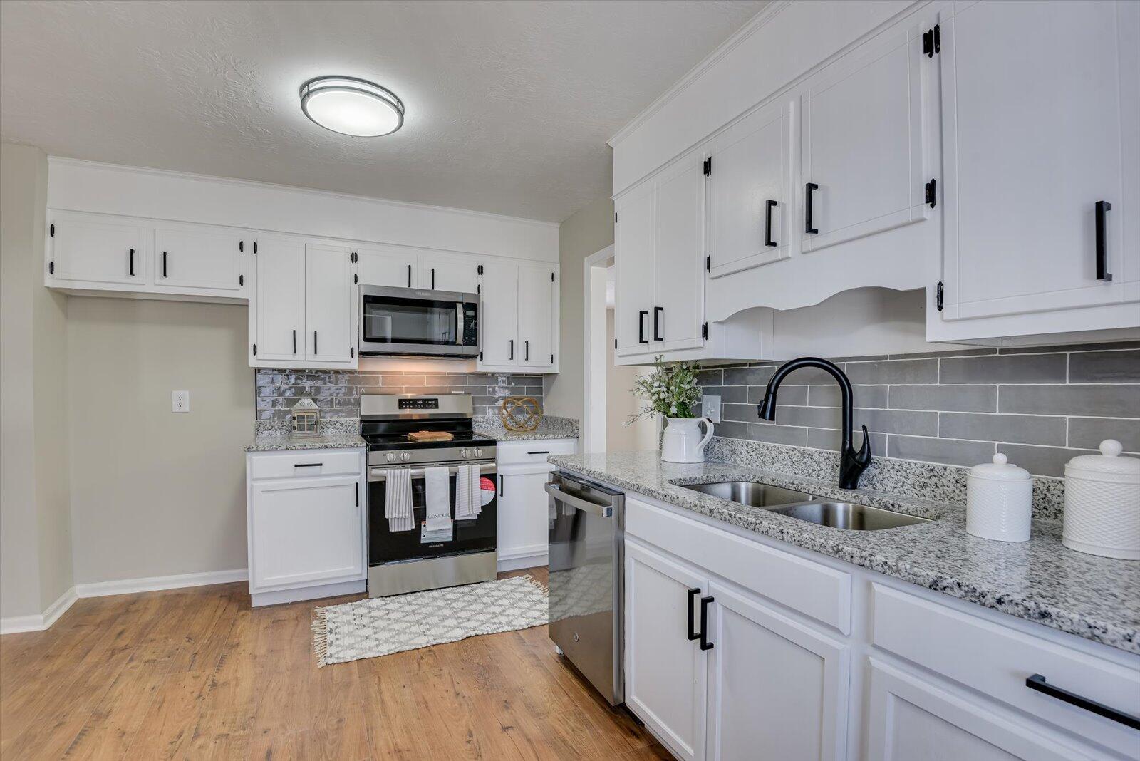 3553 Stoney Brook Road Augusta, GA 30906 - Photo 16 of 48 22-119-DSC_8607LRenfused