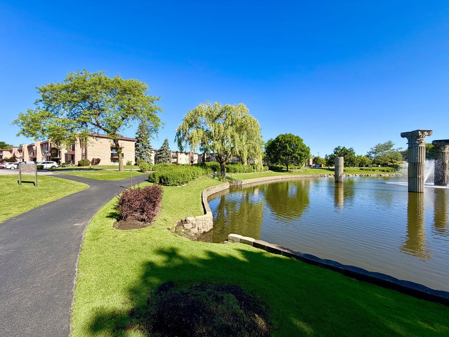 625 West Huntington Commons Road, Unit 317 Mount Prospect, IL 60056 - Photo 41 of 45