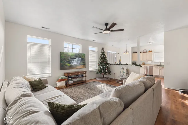 $262,000 | 729 West Harriman Avenue, Bargersville, IN 46106