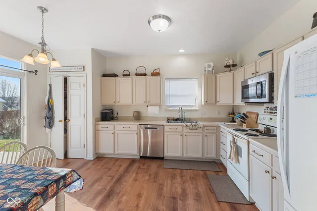 $262,000 | 729 West Harriman Avenue, Bargersville, IN 46106