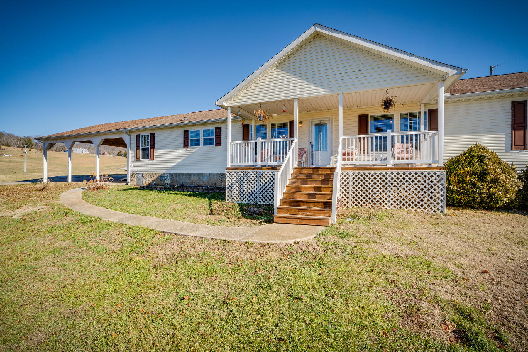 356 Looneys Gap Road Surgoinsville, TN 37873 - Photo 4 of 42 004