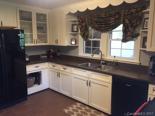 413 North Country Club Road Brevard, NC 28712 - Photo 3 of 10 Gallery Image 3