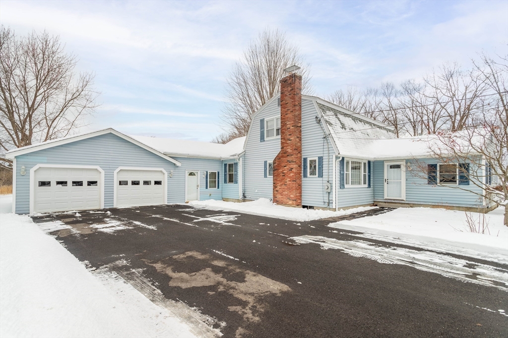 413 Hollis Road Lunenburg, MA 01462 - Photo 3 of 37