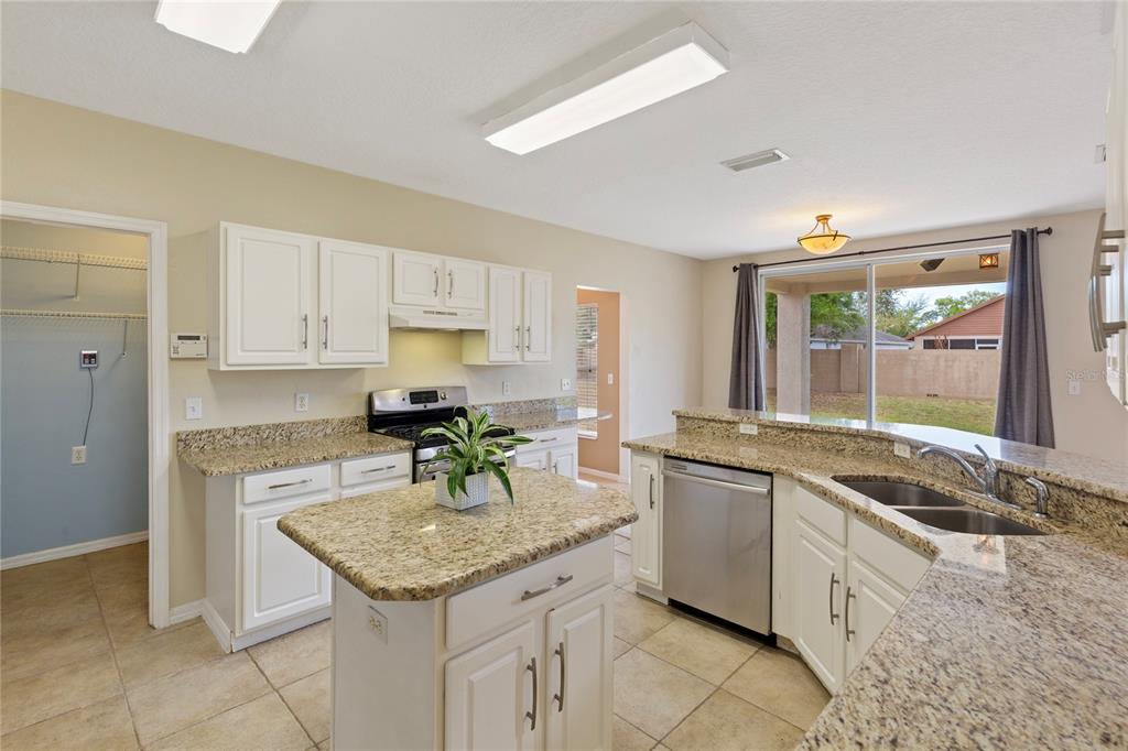 1318 Hatcher Loop Drive Brandon, FL 33511 - Photo 9 of 31