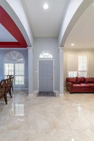 a view of livingroom with furniture